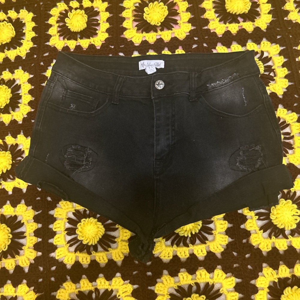 NWOT Black Low Rise Distressed Cuffed Denim Short Sz 11